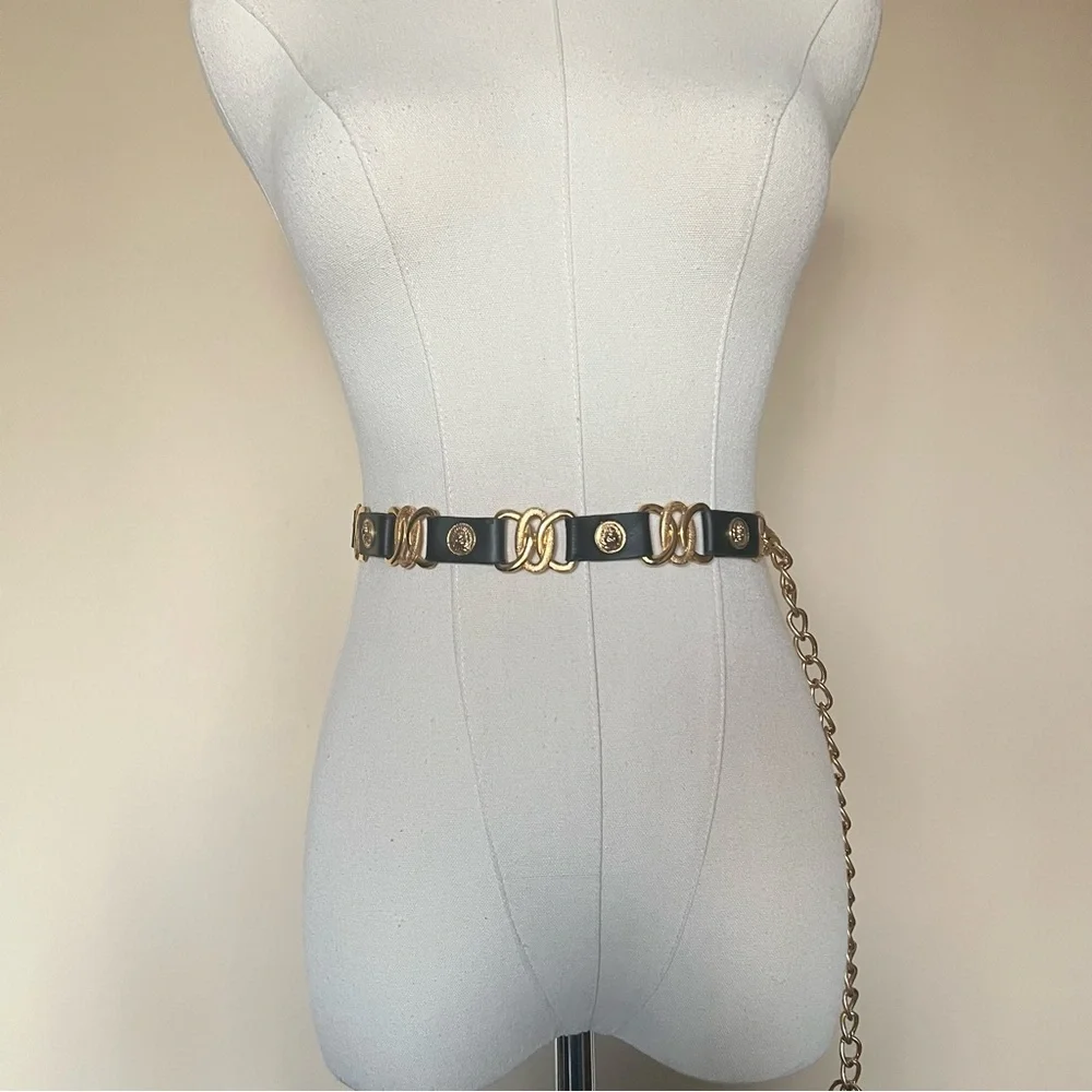 Vintage Black & Gold Medallion Chain Belt
